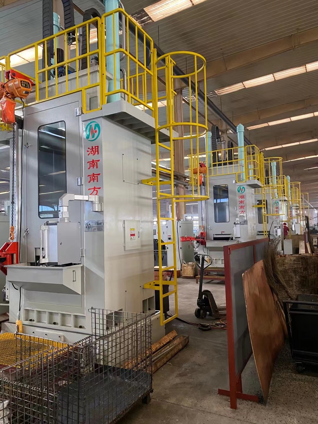 LG557系(xi)列雙導柱(zhu)上拉式立(li)式内拉床(chuang)5